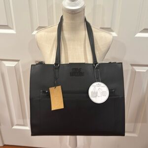 Steve Madden large Black bag comes with an interior pouch